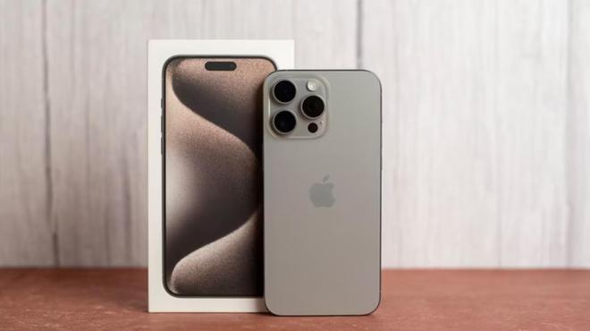 ld 6 vs iPhone16 Pro Max：机皇之争z6尊龙·中国网站华为Mate XT vs 三星 Z Fo(图10)