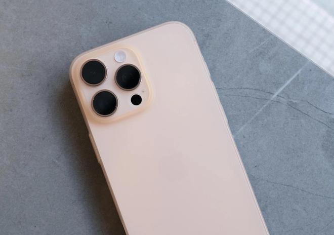 ld 6 vs iPhone16 Pro Max：机皇之争z6尊龙·中国网站华为Mate XT vs 三星 Z Fo(图9)