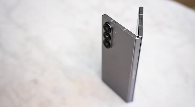 ld 6 vs iPhone16 Pro Max：机皇之争z6尊龙·中国网站华为Mate XT vs 三星 Z Fo(图18)