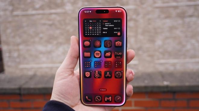 ld 6 vs iPhone16 Pro Max：机皇之争z6尊龙·中国网站华为Mate XT vs 三星 Z Fo(图16)
